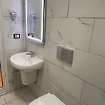 Tirent Apartment- * ティラナ